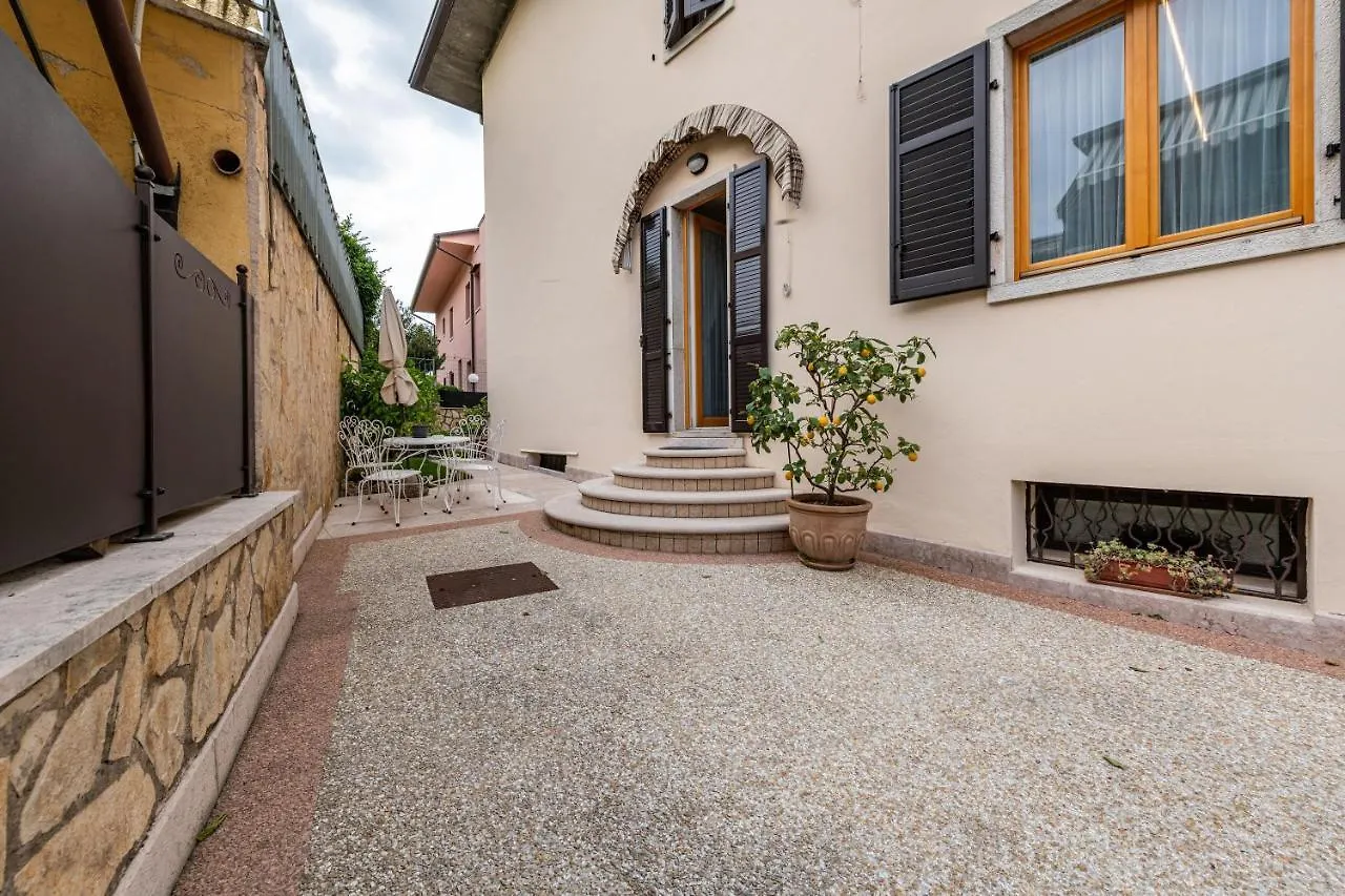 Apartment New Casa Ilaria Close To Center Torri Del Benaco