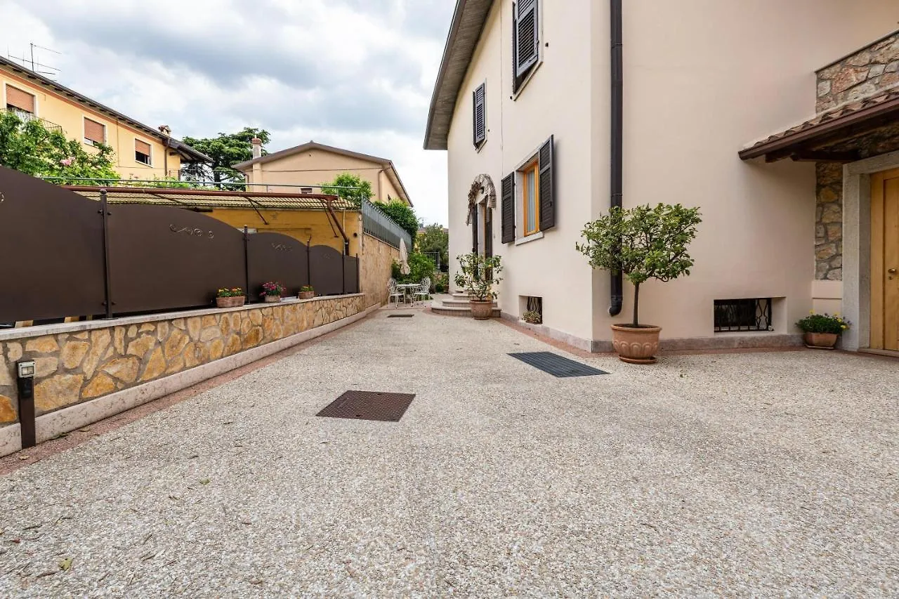 New Casa Ilaria Close To Center Torri Del Benaco