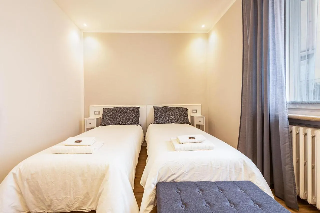 New Casa Ilaria Close To Center Torri Del Benaco Italien